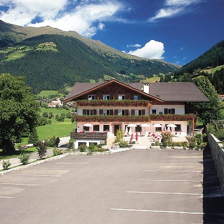Hotel Klotz San Leonardo in Passiria Esterno foto