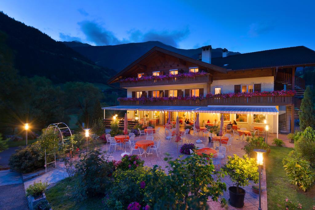 Hotel Klotz San Leonardo in Passiria Esterno foto