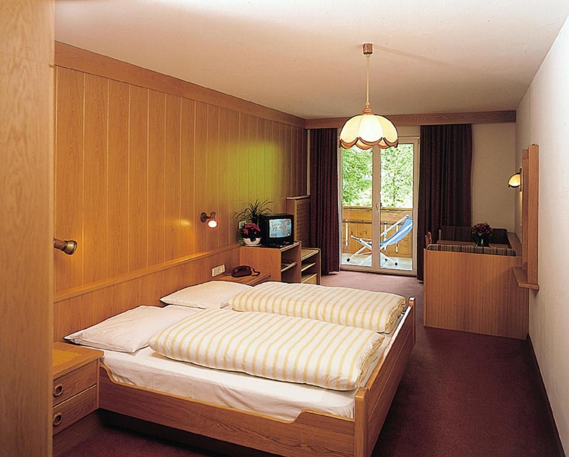 Hotel Klotz San Leonardo in Passiria Camera foto